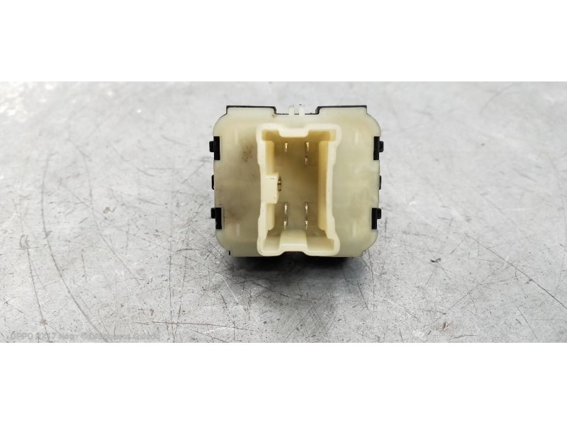 Recambio de mando elevalunas delantero izquierdo para renault clio v 1.5 blue dci diesel fap referencia OEM IAM 254118044R  