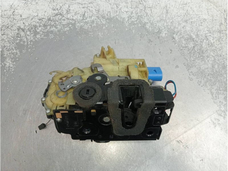 Recambio de cerradura puerta trasera izquierda para volkswagen polo (9n3) advance referencia OEM IAM 991992300 839015AN 