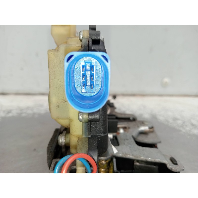 Recambio de cerradura puerta trasera izquierda para volkswagen polo (9n3) advance referencia OEM IAM 991992300 839015AN 