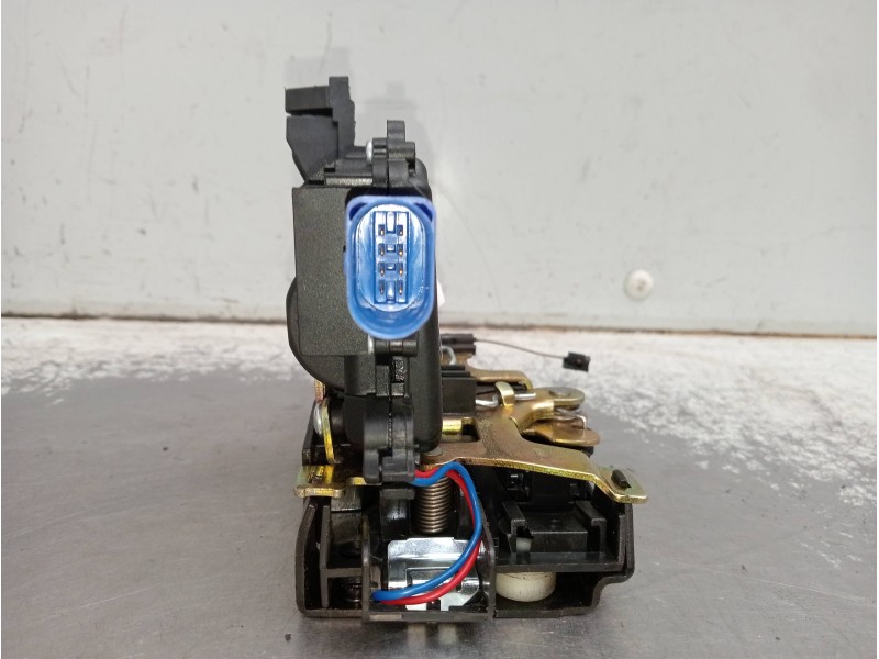 Recambio de cerradura puerta delantera izquierda para volkswagen polo (9n3) advance referencia OEM IAM   