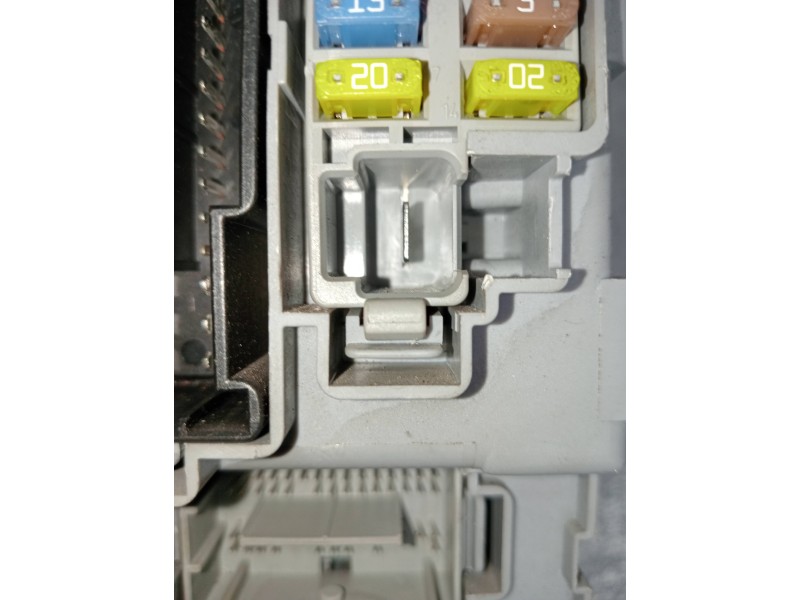 Recambio de caja reles / fusibles para fiat doblo active referencia OEM IAM 00518855300  