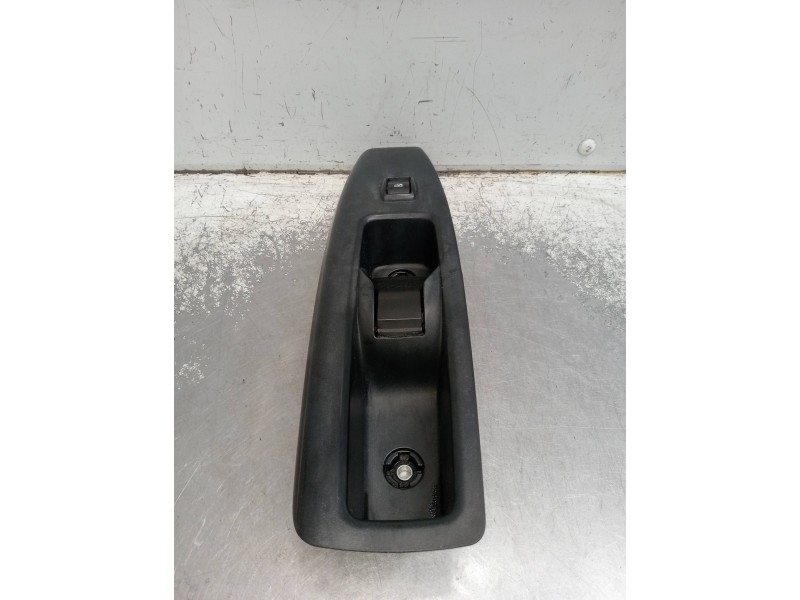 Recambio de mando elevalunas delantero derecho para fiat doblo active referencia OEM IAM 7354986750E  