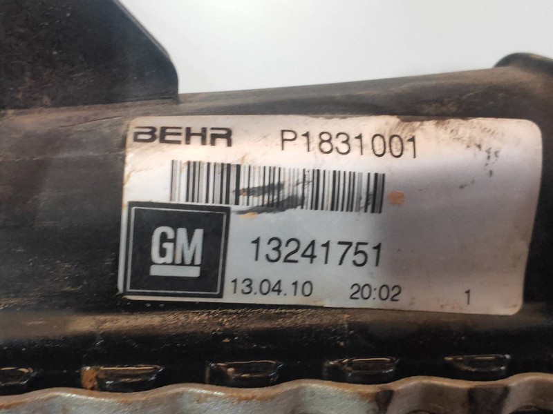 Recambio de intercooler para opel insignia berlina cosmo referencia OEM IAM 13241751 1831001 