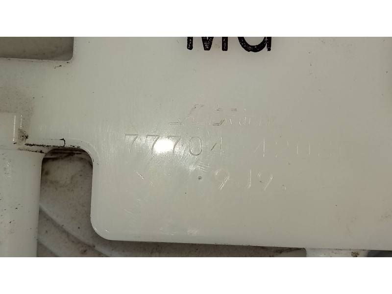 Recambio de bomba combustible para lexus nx 300h 4wd referencia OEM IAM 7770442080  