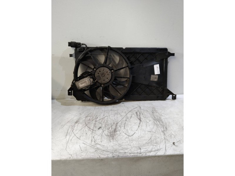 Recambio de electroventilador para ford focus lim. (cb4) trend referencia OEM IAM 0130307142 3M5H8C607RJ 