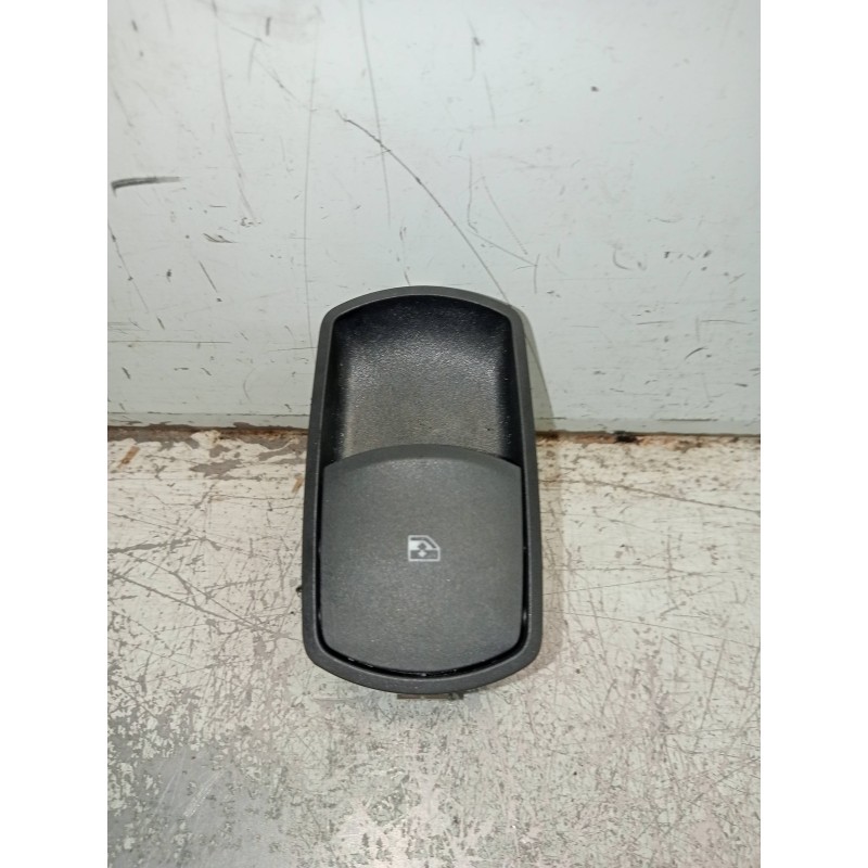 Recambio de mando elevalunas delantero derecho para opel corsa d 1.2 16v lpg referencia OEM IAM 13189333RW  