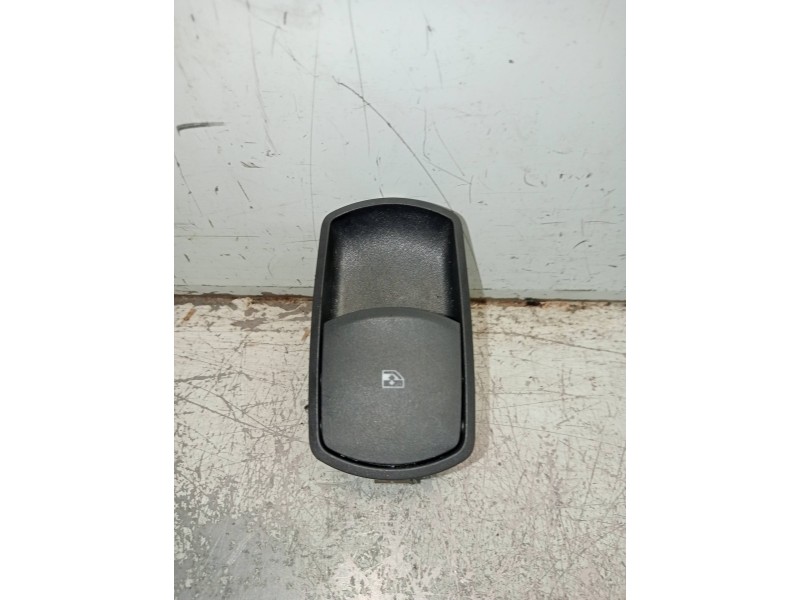 Recambio de mando elevalunas delantero derecho para opel corsa d 1.2 16v lpg referencia OEM IAM 13189333RW  