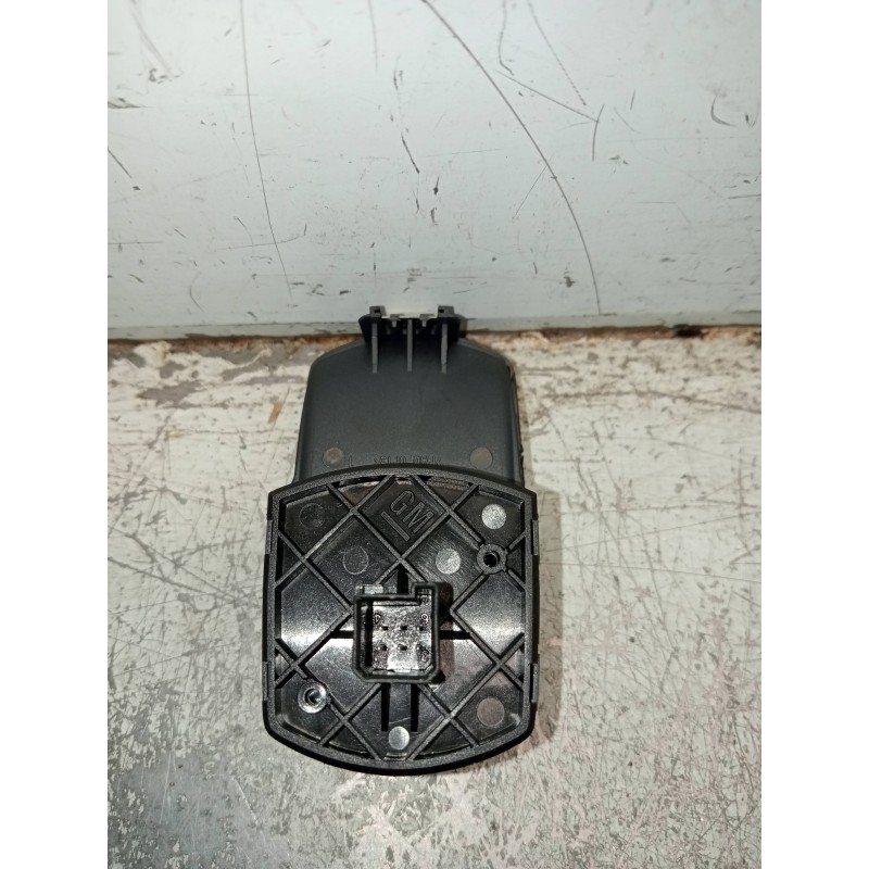 Recambio de mando elevalunas delantero derecho para opel corsa d 1.2 16v lpg referencia OEM IAM 13189333RW  