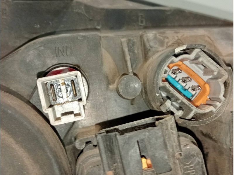 Recambio de faro izquierdo para nissan primera berlina (p11) básico referencia OEM IAM 89003044 26060 