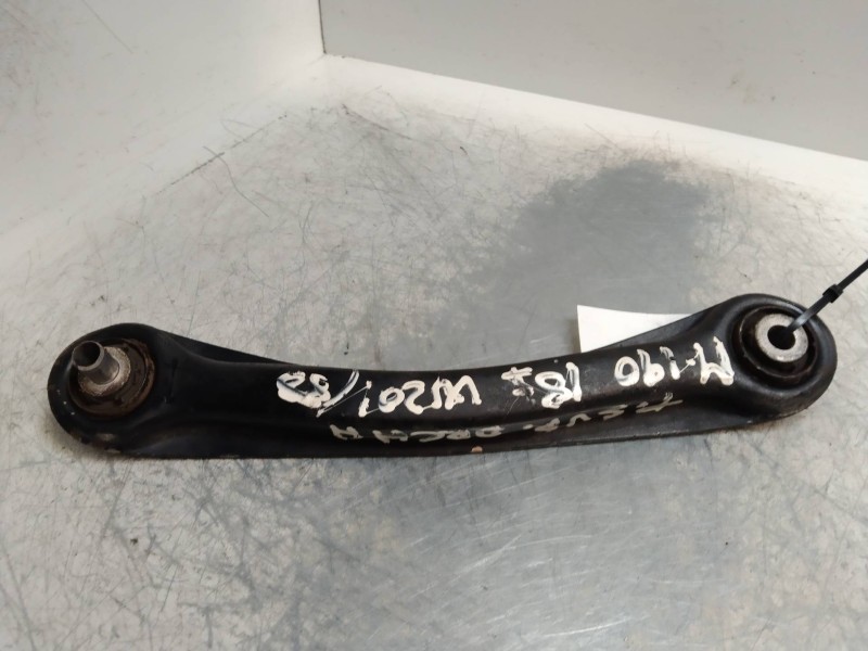 Recambio de brazo suspension inferior trasero derecho para mercedes clase c (w201) berlina 1.8 e 190 (201.018) referencia OEM IA