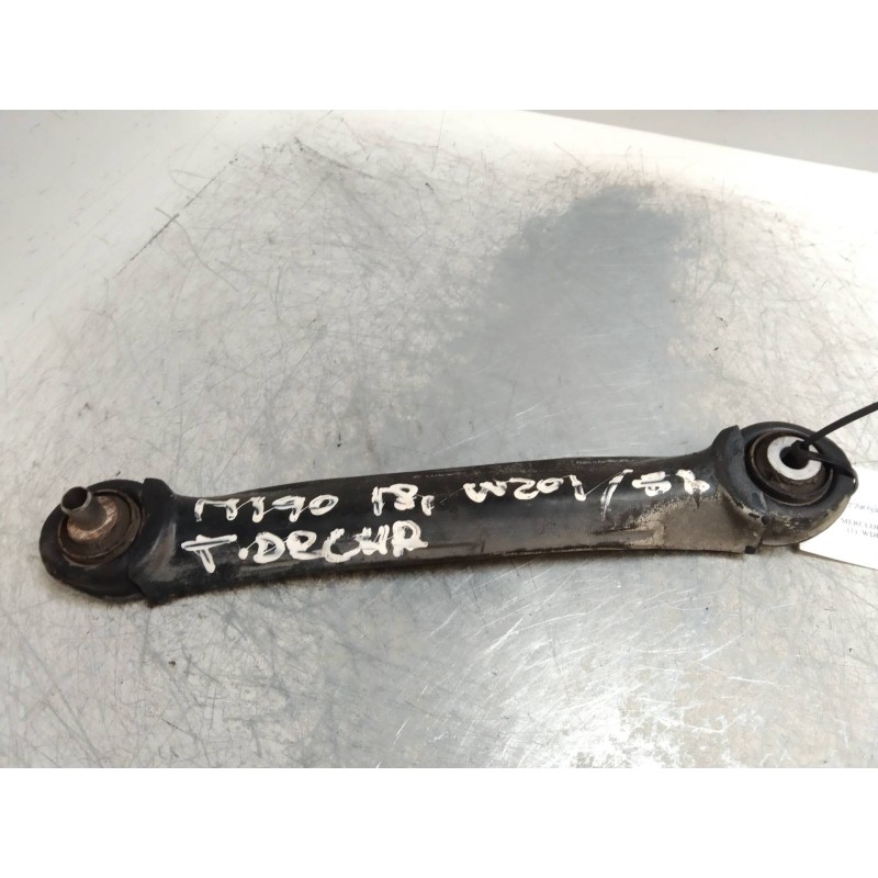 Recambio de brazo suspension inferior trasero derecho para mercedes clase c (w201) berlina 1.8 e 190 (201.018) referencia OEM IA