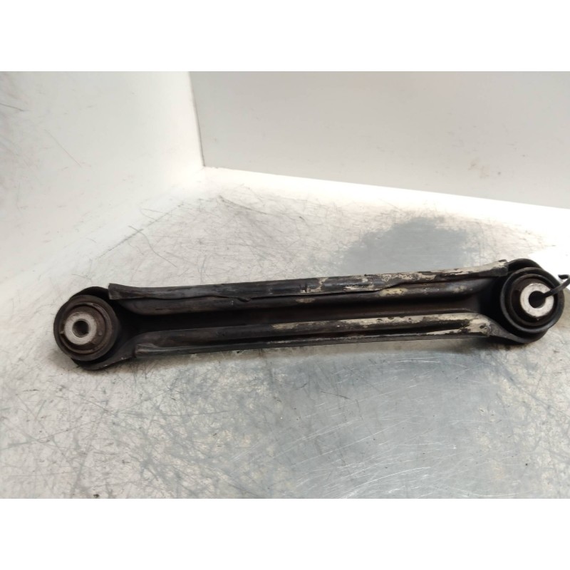 Recambio de brazo suspension inferior trasero derecho para mercedes clase c (w201) berlina 1.8 e 190 (201.018) referencia OEM IA
