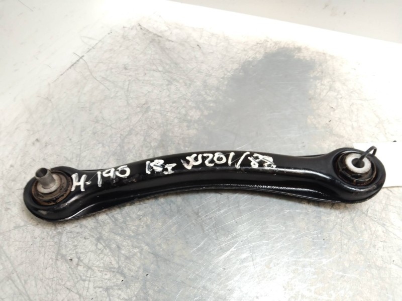 Recambio de brazo suspension inferior trasero izquierdo para mercedes clase c (w201) berlina 1.8 e 190 (201.018) referencia OEM 