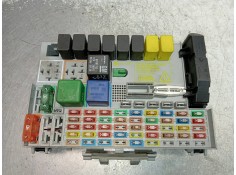Recambio de caja reles / fusibles para opel zafira a blue line referencia OEM IAM 24431677  