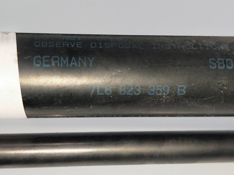 Recambio de amortiguadores maletero / porton para volkswagen touareg (7la) 2.5 tdi referencia OEM IAM 7L6823359B  