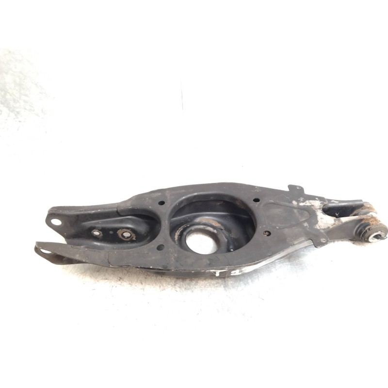 Recambio de brazo suspension inferior trasero izquierdo para mercedes clase c (w201) berlina 1.8 e 190 (201.018) referencia OEM 