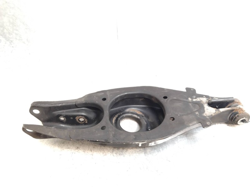 Recambio de brazo suspension inferior trasero izquierdo para mercedes clase c (w201) berlina 1.8 e 190 (201.018) referencia OEM 