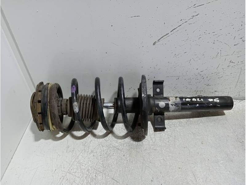 Recambio de amortiguador delantero derecho para renault scenic ii authentique referencia OEM IAM 8200459902A  