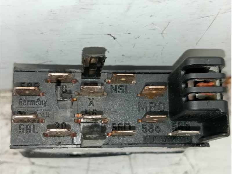 Recambio de mando luces para jeep cherokee (xj) 2.5 jamboree referencia OEM IAM 1L0941531B  