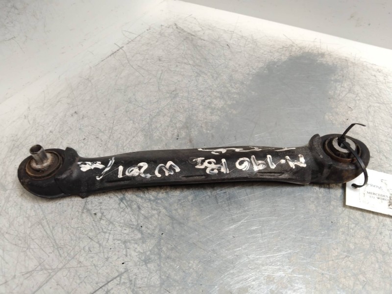 Recambio de brazo suspension inferior trasero izquierdo para mercedes clase c (w201) berlina 1.8 e 190 (201.018) referencia OEM 