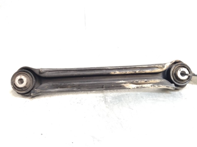 Recambio de brazo suspension inferior trasero izquierdo para mercedes clase c (w201) berlina 1.8 e 190 (201.018) referencia OEM 