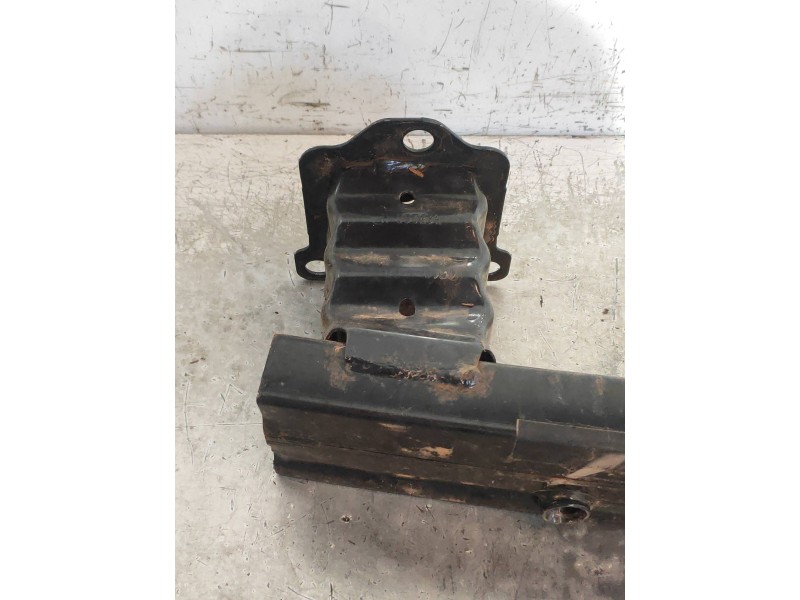 Recambio de refuerzo paragolpes delantero para peugeot 207 sport referencia OEM IAM   