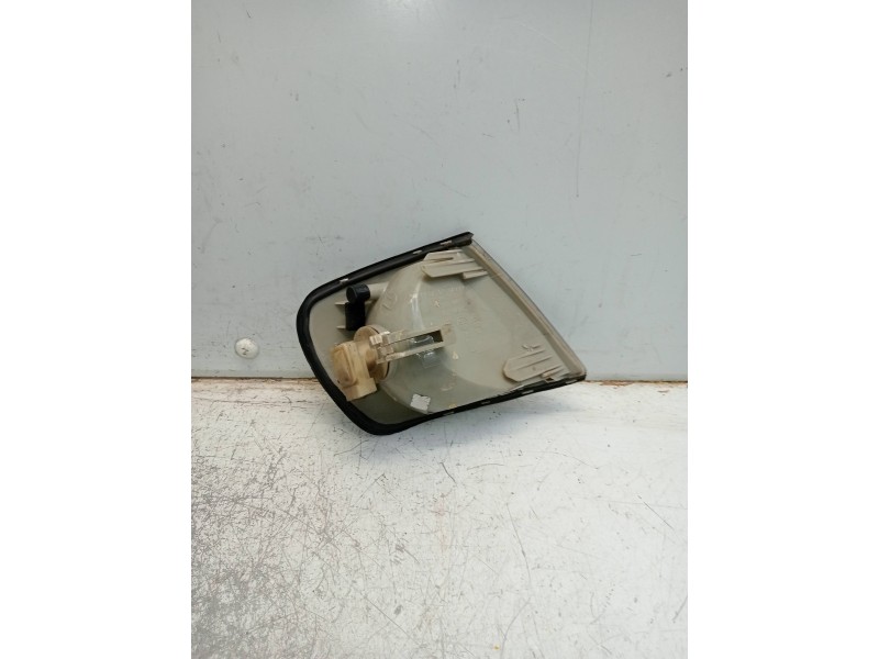 Recambio de piloto delantero izquierdo para audi a6 berlina (c4) 2.3 referencia OEM IAM   