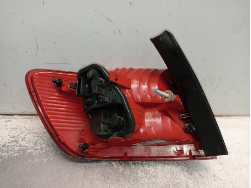 Recambio de piloto trasero derecho para audi a6 avant (4f5) 3.0 v6 24v tdi referencia OEM IAM 89317000  