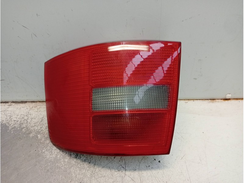 Recambio de piloto trasero derecho para audi a6 avant (4b5) 2.5 tdi quattro referencia OEM IAM 4B9945096D  