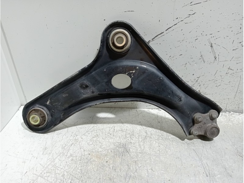 Recambio de brazo suspension inferior delantero izquierdo para peugeot 2008 (--.2013) style referencia OEM IAM   