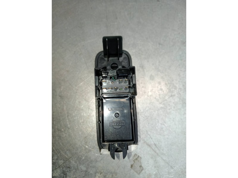 Recambio de mando elevalunas delantero derecho para nissan primera berlina (p12) acenta referencia OEM IAM   