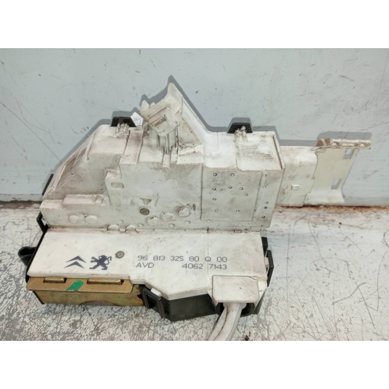 Recambio de motor cierre centralizado delantero derecho para peugeot 407 coupe 2.7 hdi fap cat (uhz / dt17ted4) referencia OEM I