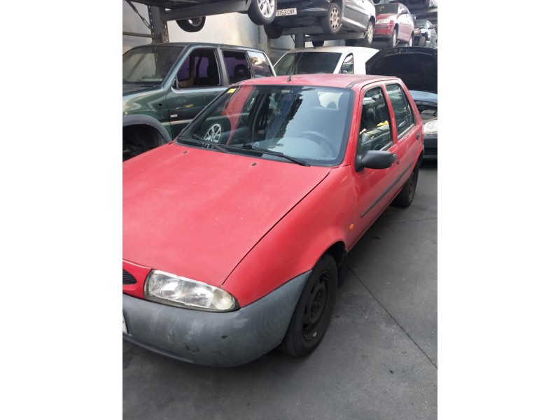 ford fiesta berlina del año 1996
