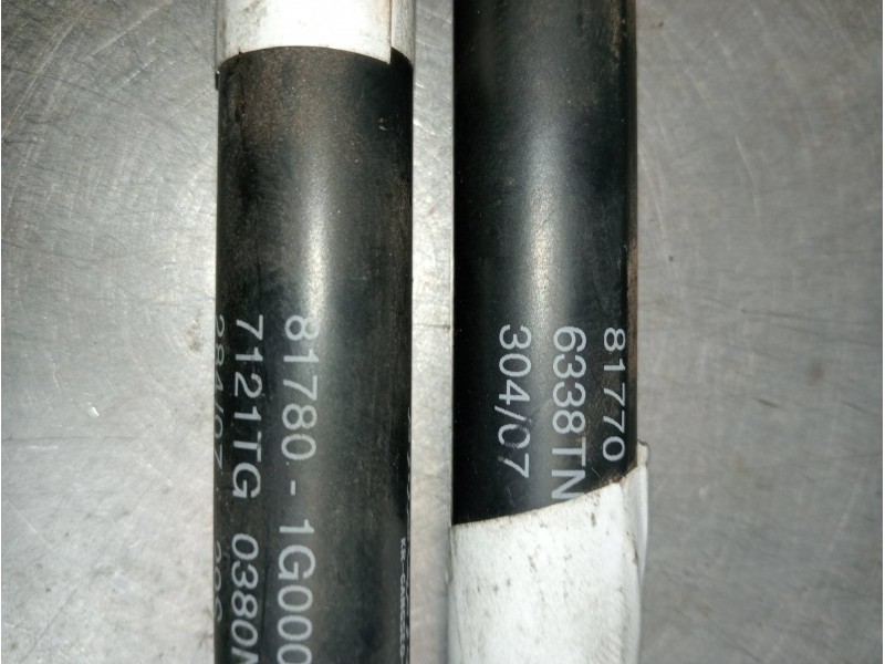 Recambio de amortiguadores maletero / porton para kia rio 1.5 crdi ex1 referencia OEM IAM 817801G000  