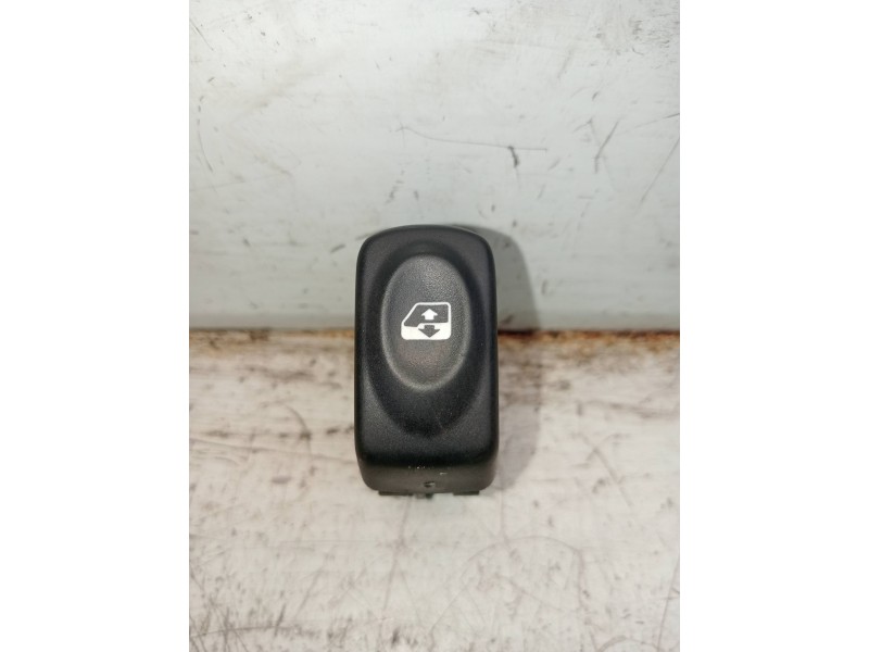 Recambio de mando elevalunas delantero izquierdo para nissan kubistar (x76) pro (l1) referencia OEM IAM   