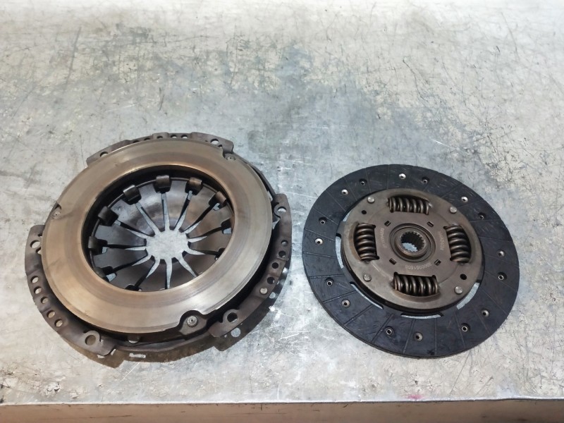 Recambio de kit embrague para fiat doblo active referencia OEM IAM   