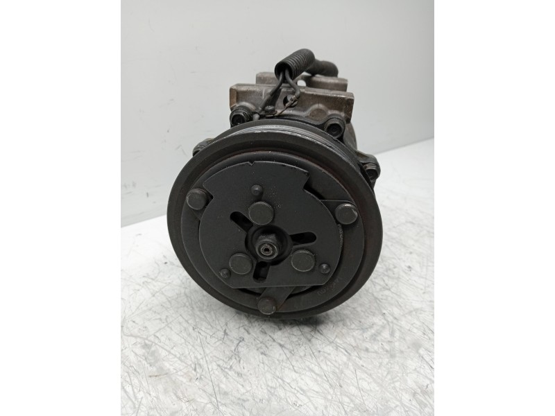 Recambio de compresor aire acondicionado para jeep cherokee (xj) 2.5 jamboree referencia OEM IAM 55036697  