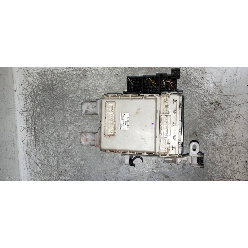Recambio de caja reles / fusibles para toyota rav 4 (a3) 2.2 d-4d cat referencia OEM IAM 8273042360  