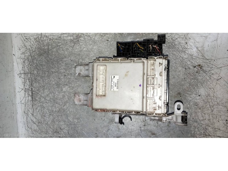 Recambio de caja reles / fusibles para toyota rav 4 (a3) 2.2 d-4d cat referencia OEM IAM 8273042360  
