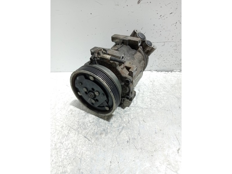 Recambio de compresor aire acondicionado para dacia logan ambiance referencia OEM IAM SD7V161177 8200603434 