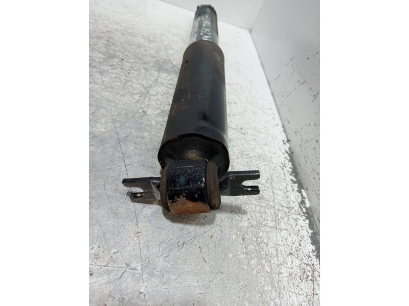 Recambio de amortiguador trasero derecho para jeep cherokee (xj) 2.5 jamboree referencia OEM IAM   