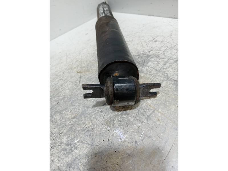 Recambio de amortiguador trasero izquierdo para jeep cherokee (xj) 2.5 jamboree referencia OEM IAM   