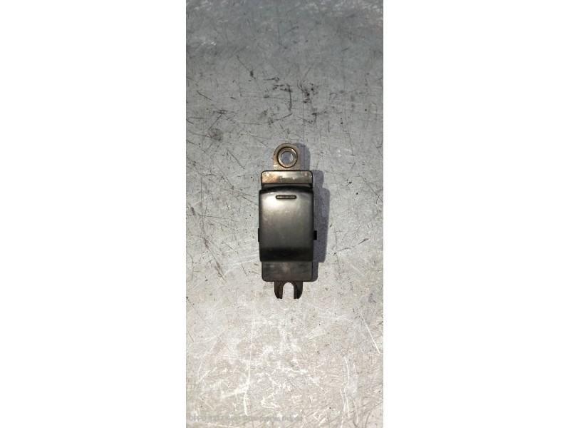 Recambio de mando elevalunas delantero derecho para renault maxity fg 130.35/45 referencia OEM IAM   