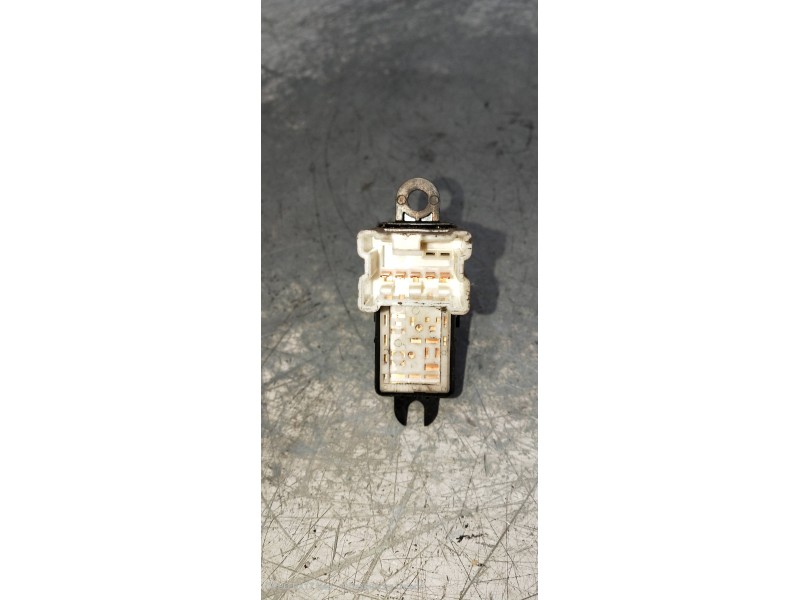 Recambio de mando elevalunas delantero derecho para renault maxity fg 130.35/45 referencia OEM IAM   