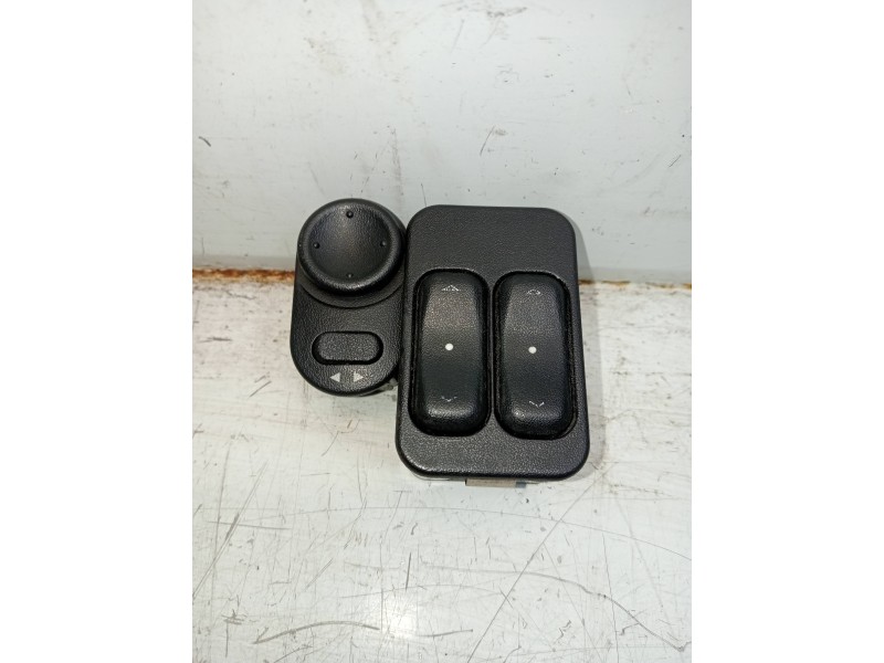 Recambio de mando elevalunas delantero izquierdo para opel astra g coupé 2.2 16v dti cat (y 22 dtr / l50) referencia OEM IAM   