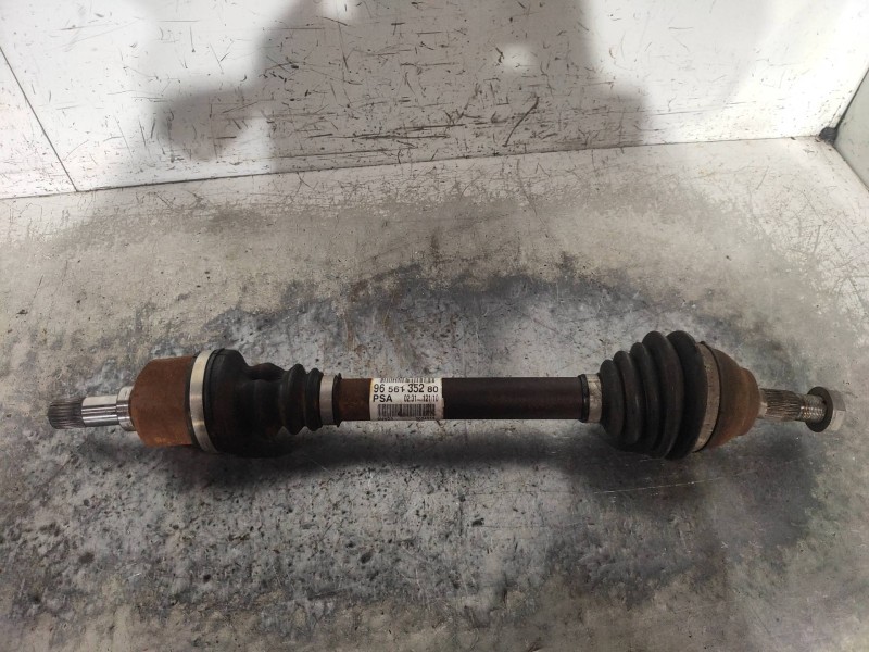 Recambio de transmision delantera izquierda para peugeot 207 sport referencia OEM IAM 9656135280  