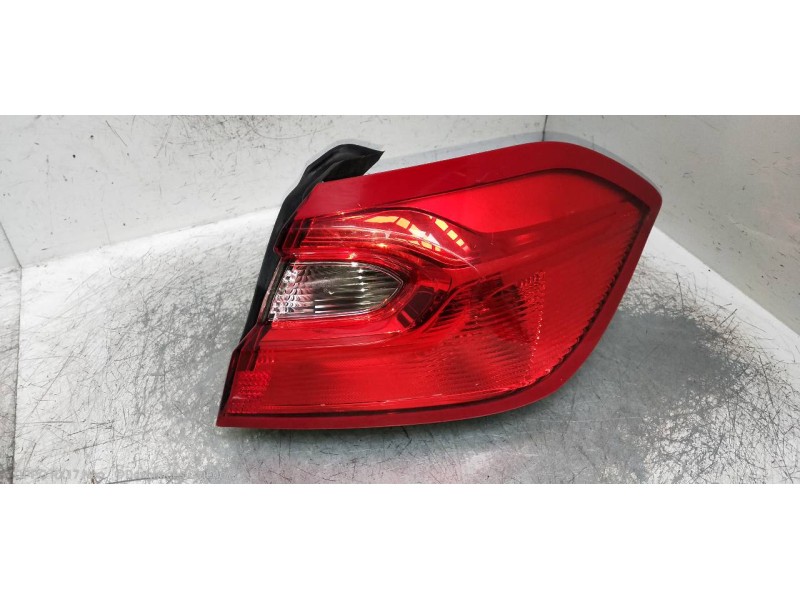 Recambio de piloto trasero derecho para ford fiesta (ce1) trend referencia OEM IAM H1BB13404AH  