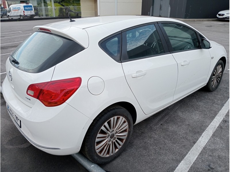 opel astra j lim. del año 2014