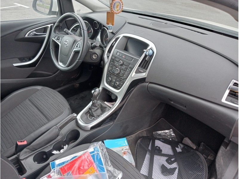 opel astra j lim. del año 2014