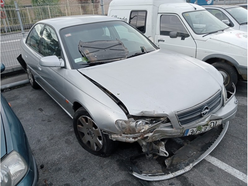 opel omega b del año 2000
